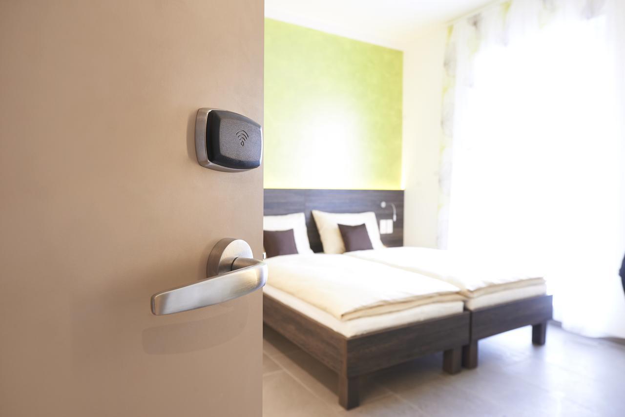 Eee Hotel Traun Eksteriør billede